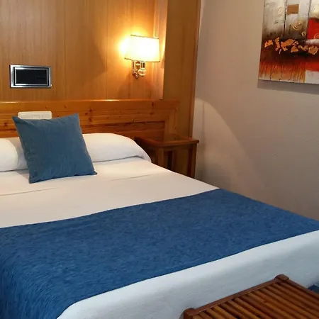 Hotel Real De 3*