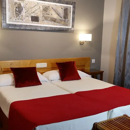 Hotel Real De 3*